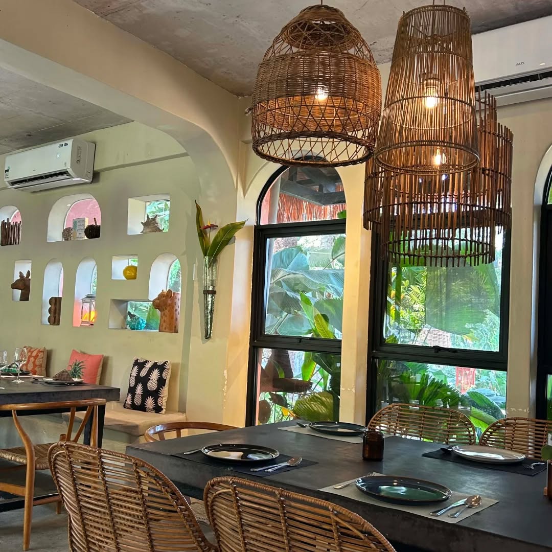 PIÑA interior atmosphere shot 2